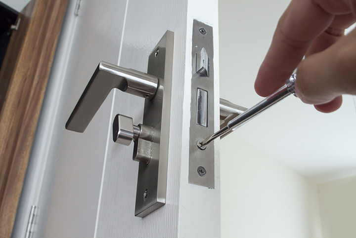 Our local locksmiths are able to repair and install door locks for properties in Hemel Hempstead and the local area.